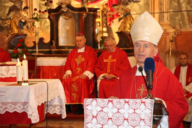 Mons. Pozaić na proslavi svetih Kuzme i Damjana: "Život dakle biraj ljubeći Gospodina!"